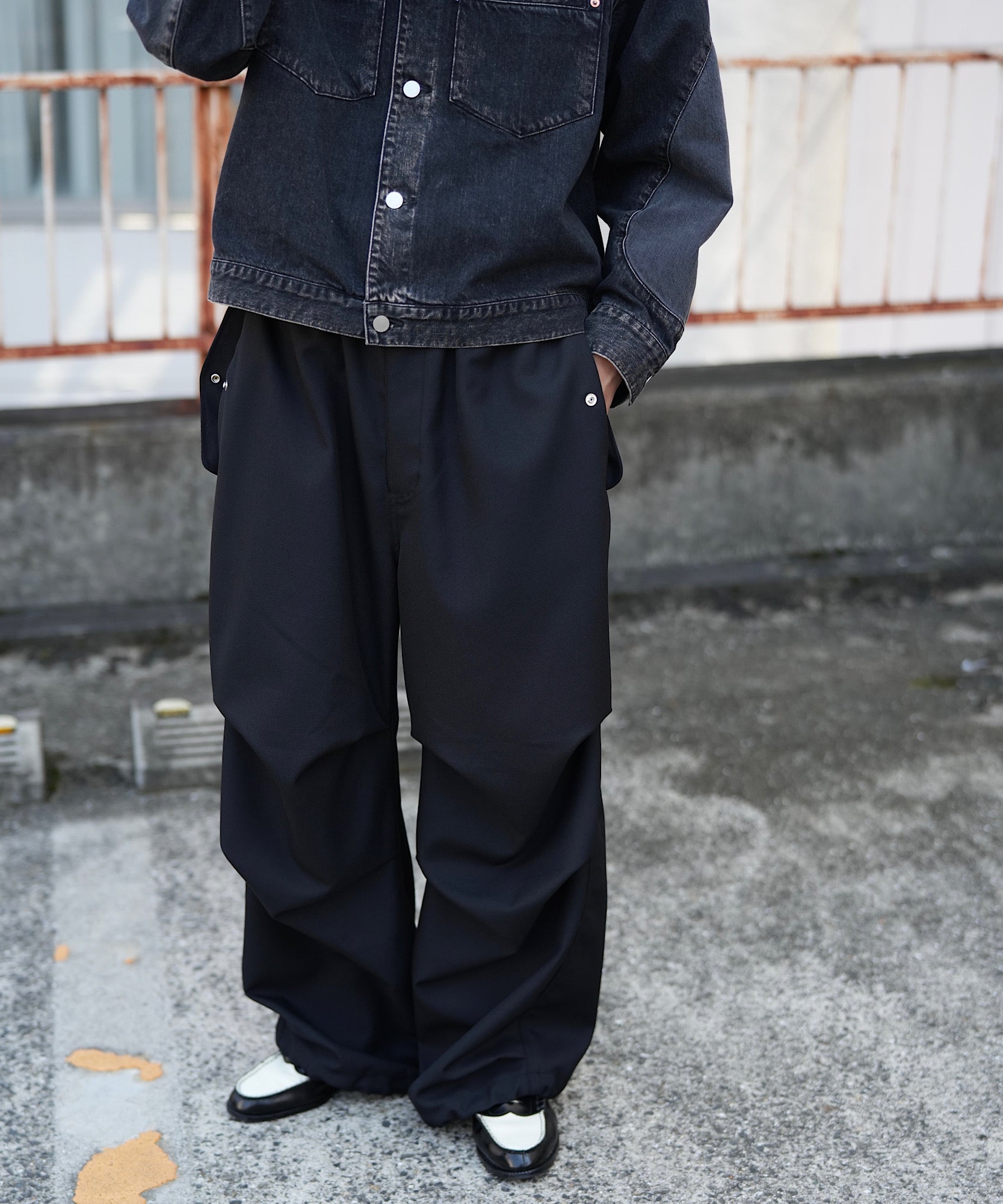 LOOSE PARACHUTE PANTS "BLACK"