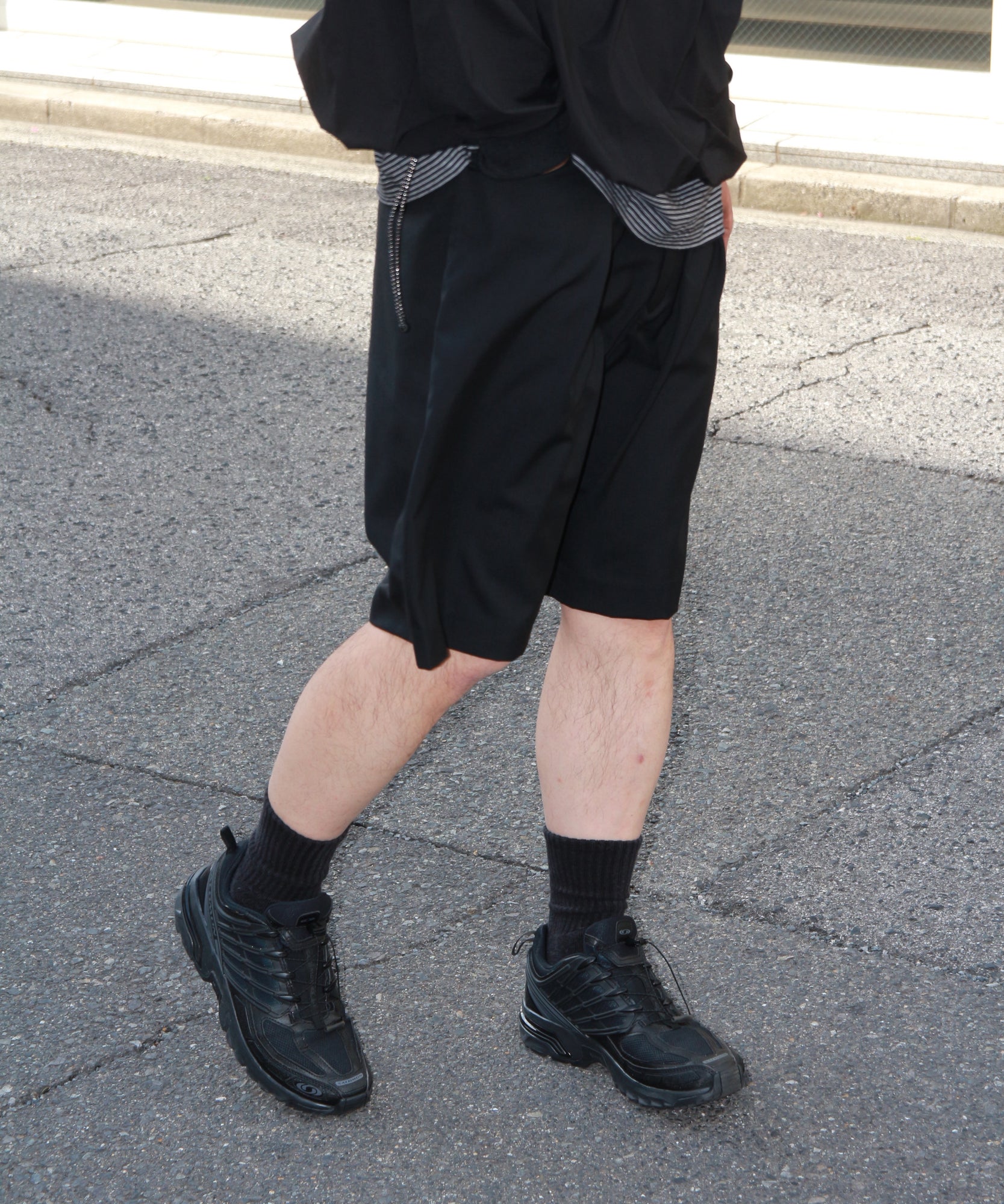 Two Tuck Wide Shorts "BLACK"