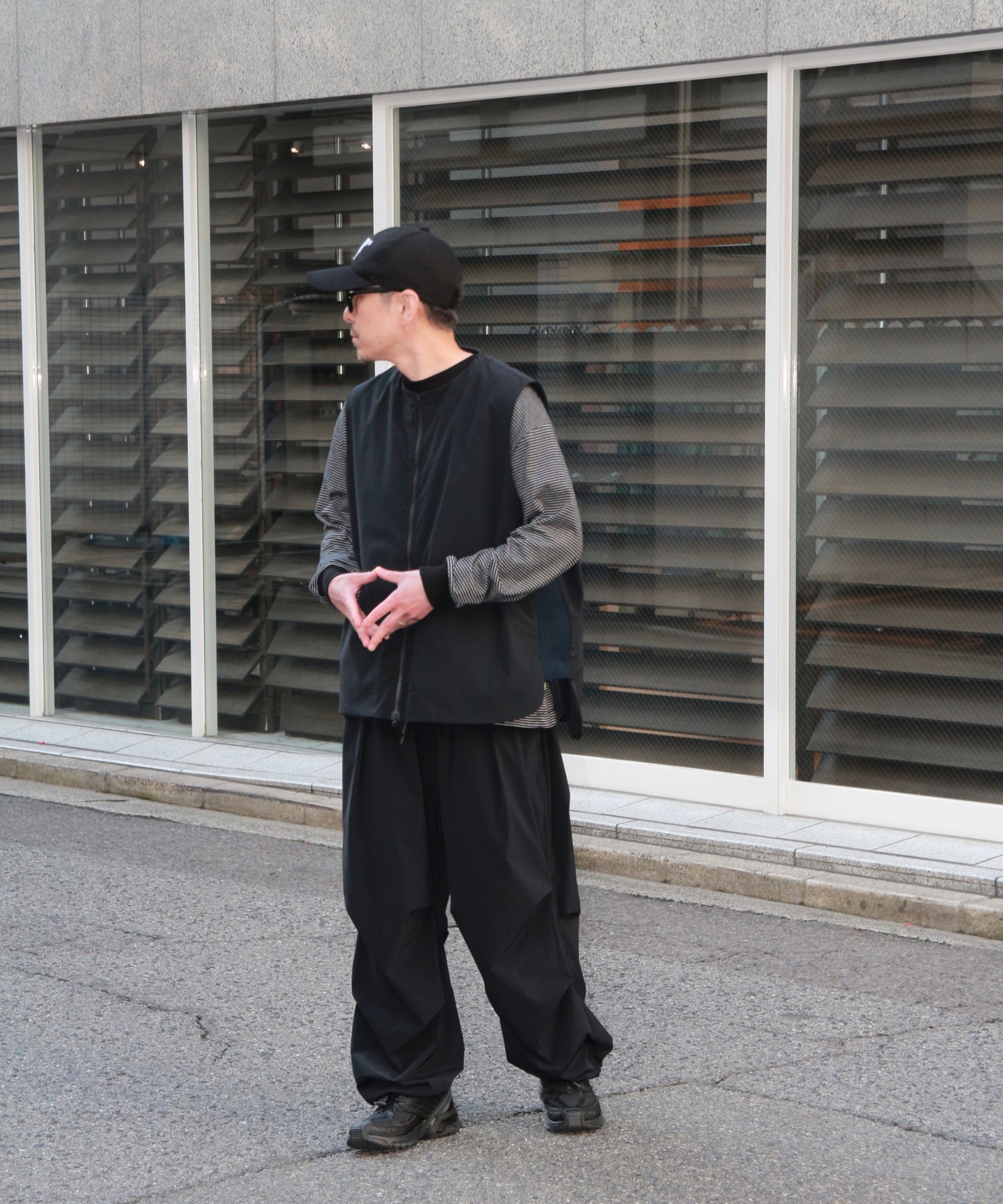 ジッパーベスト "BLACK"