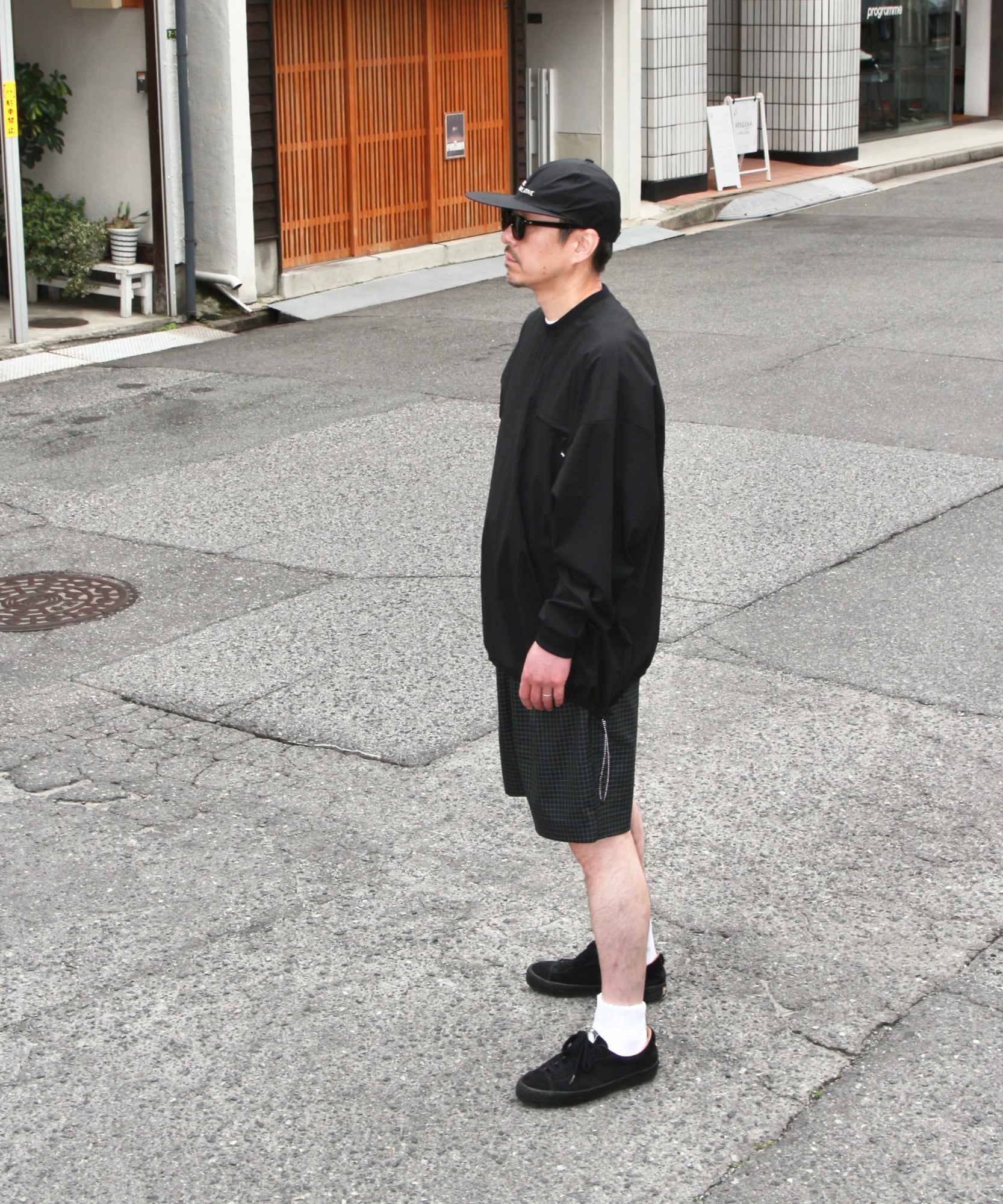 Two Tuck Wide Shorts "BLACK PLAIDS"