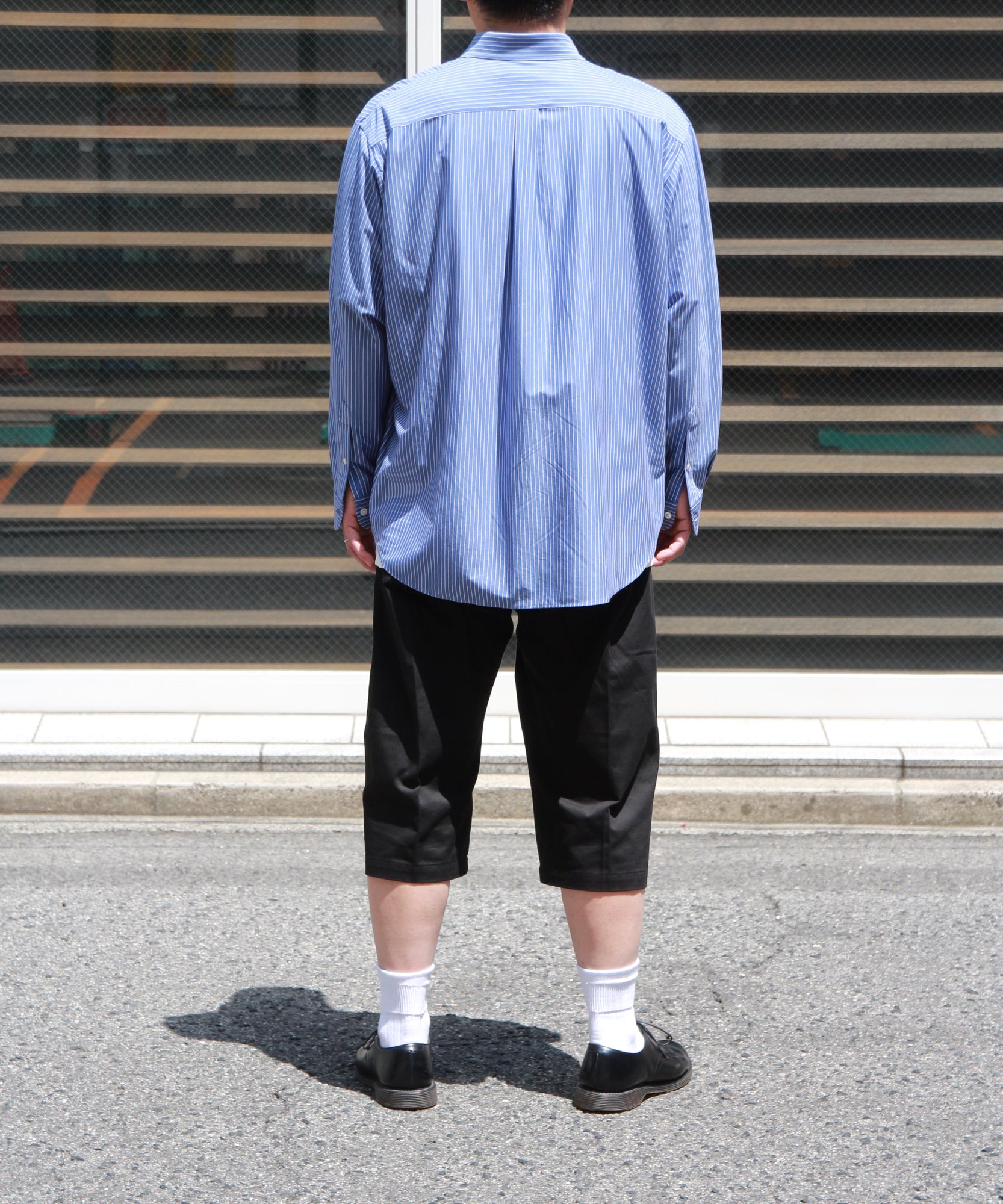 THREE QUARTER CHINOS 2TUCK TROUSERS "BLACK"
