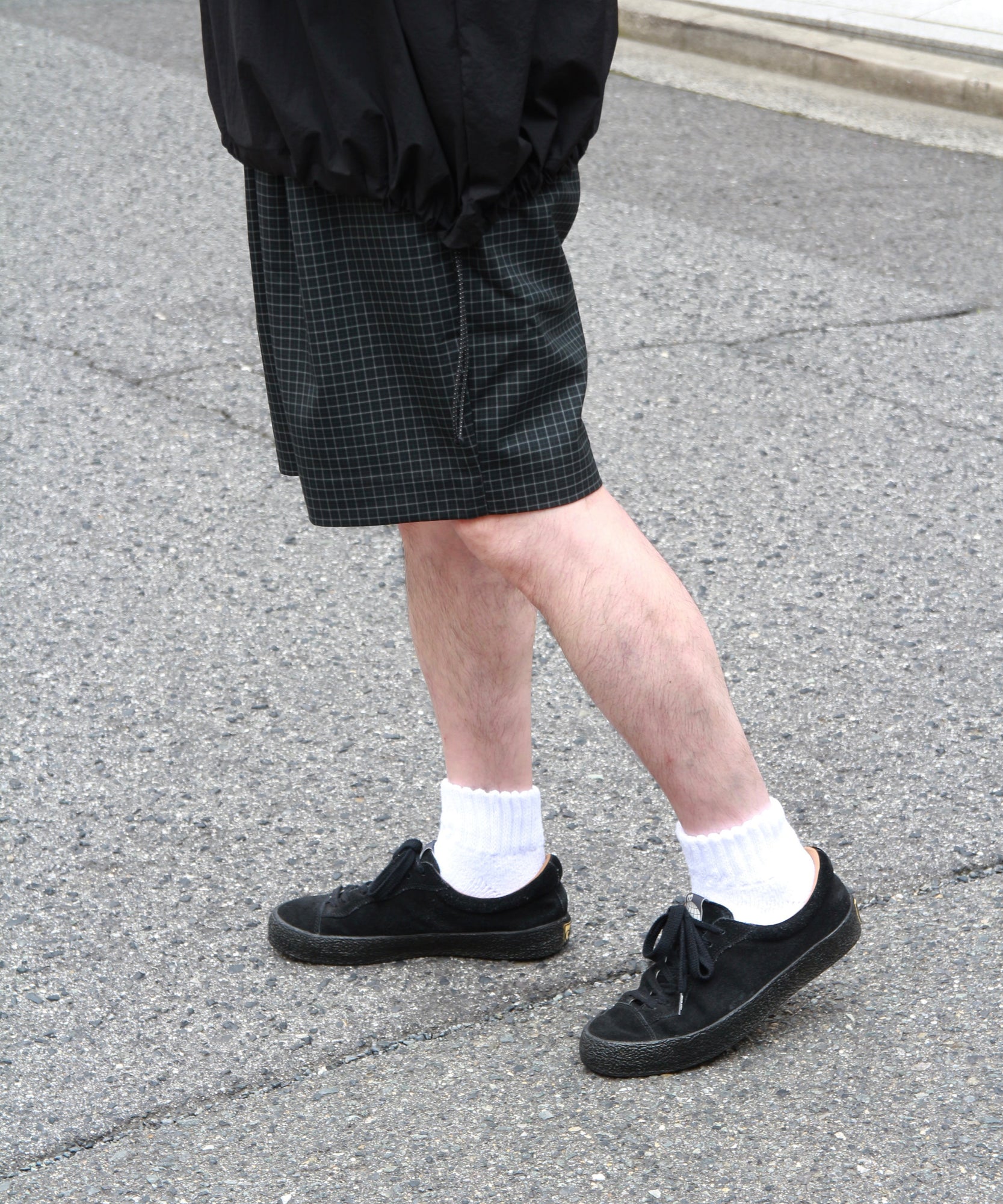 Two Tuck Wide Shorts "BLACK PLAIDS"
