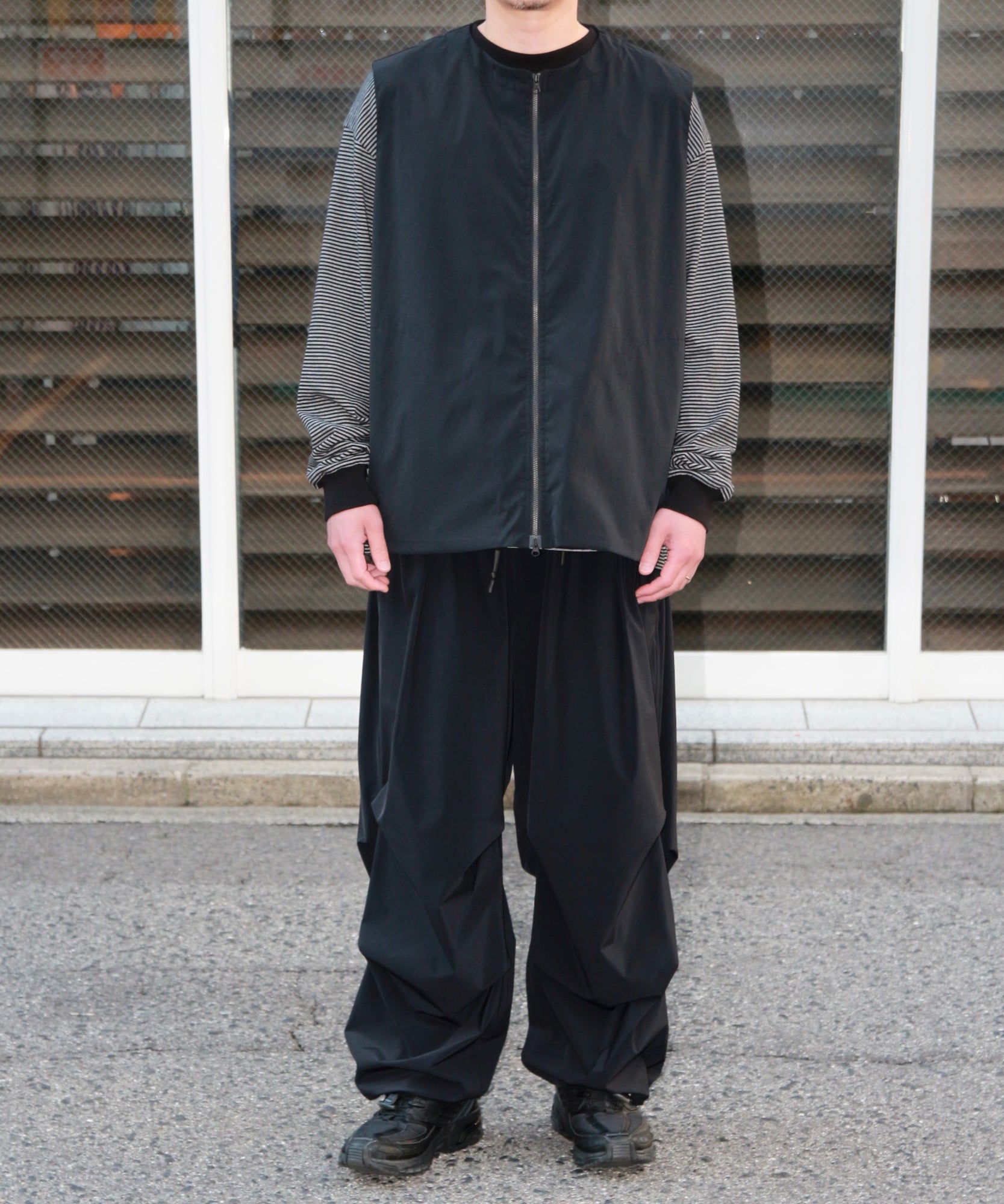 ジッパーベスト "BLACK"
