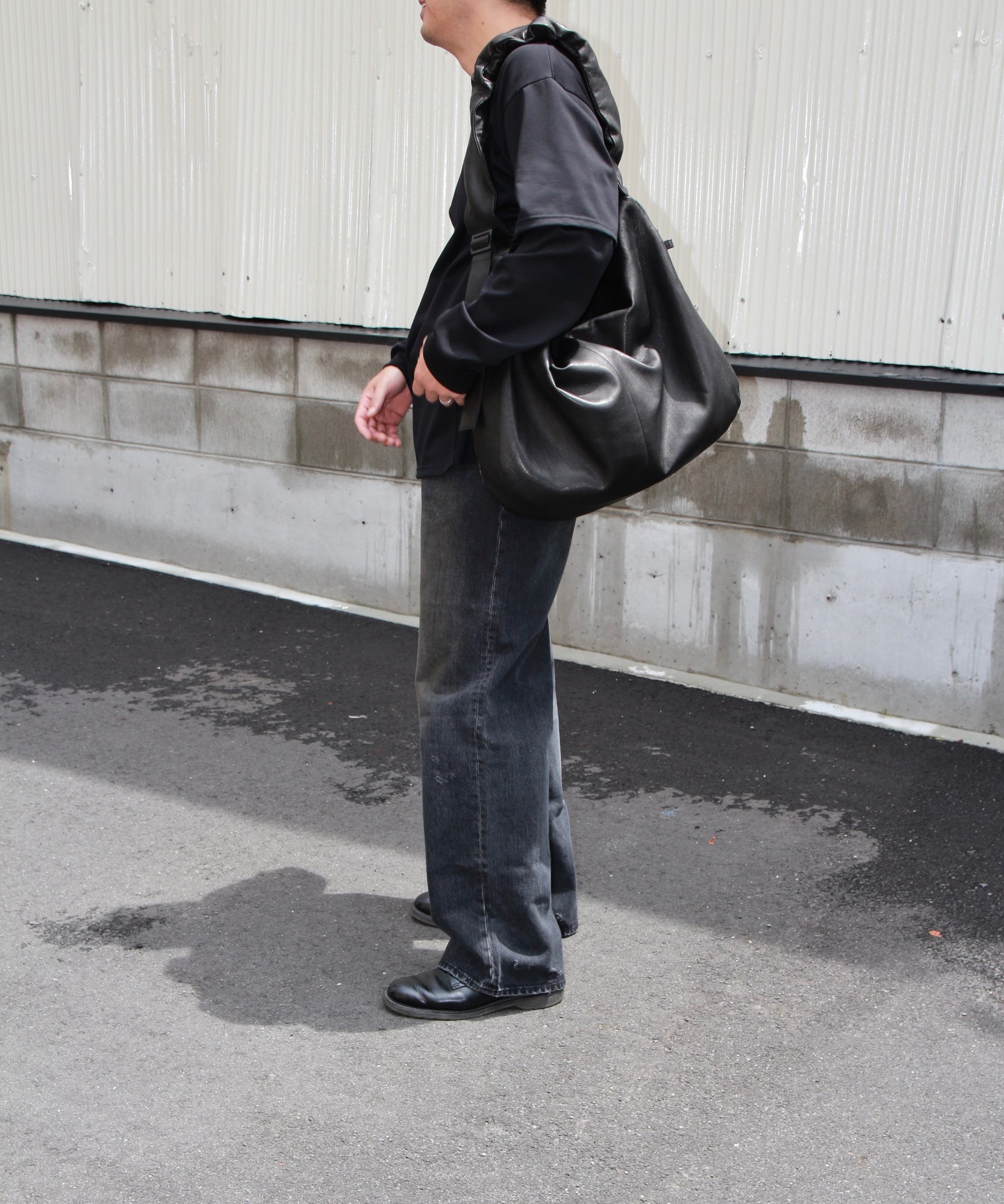 LOOSE DENIM JEANS "BLACK"