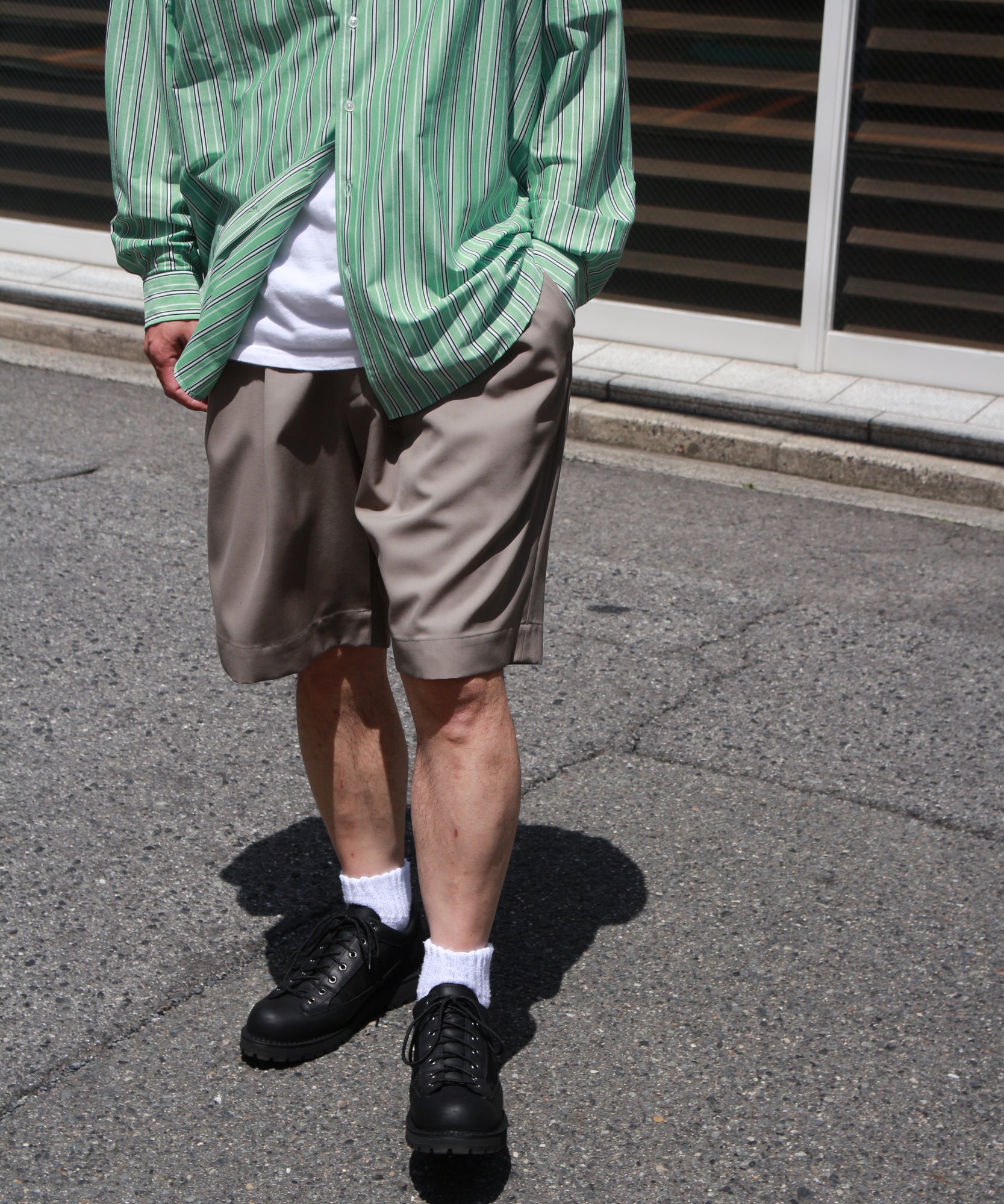 WIDE EASY SHORT TROUSERS "TAUPE BEIGE"