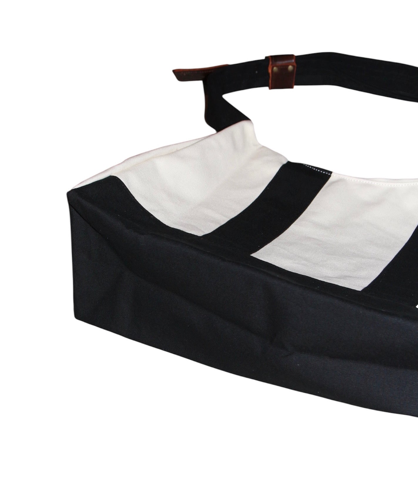 3D cutting messenger bag "BLACK"
