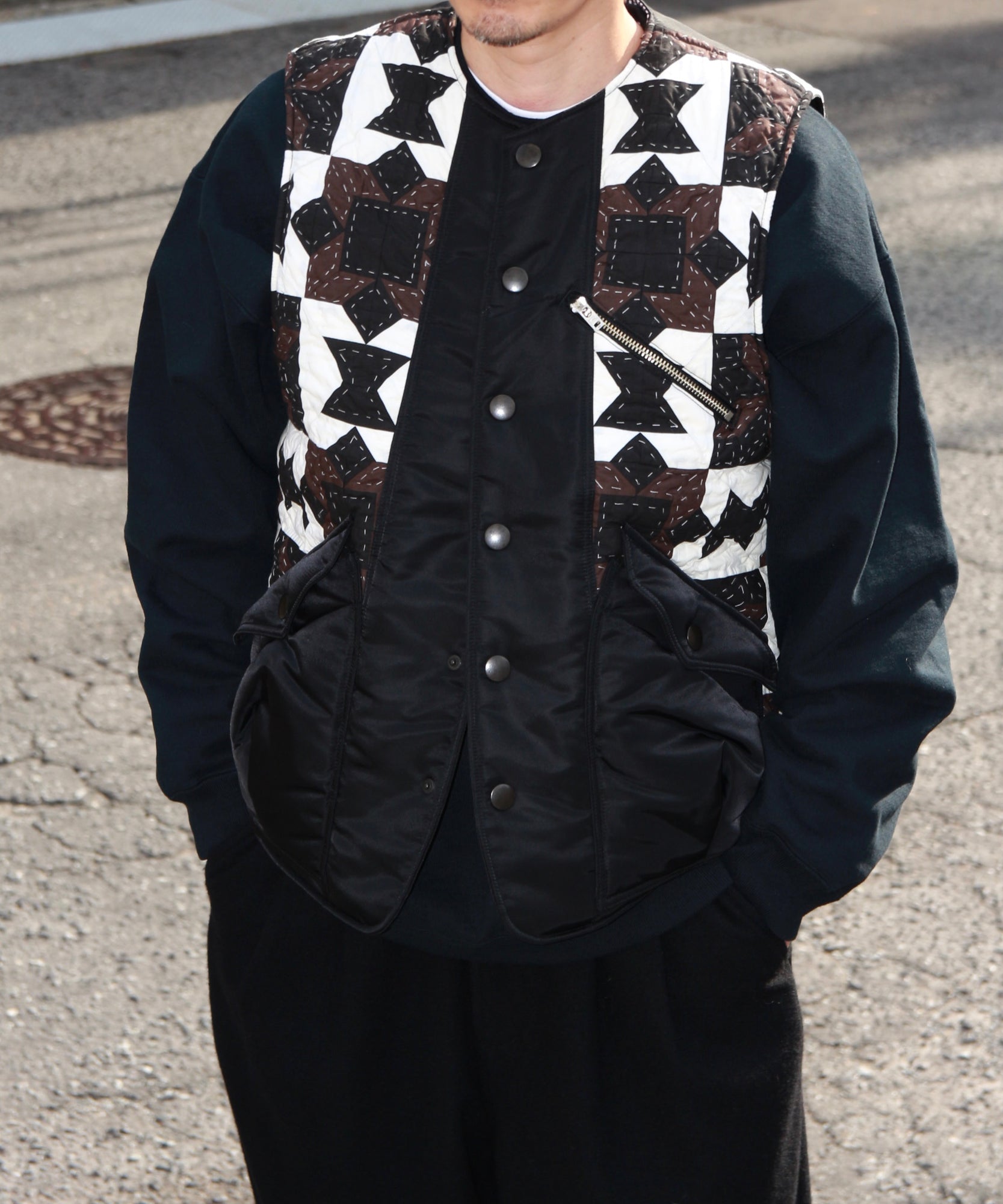 Hand patchwork quilted vest "Black"