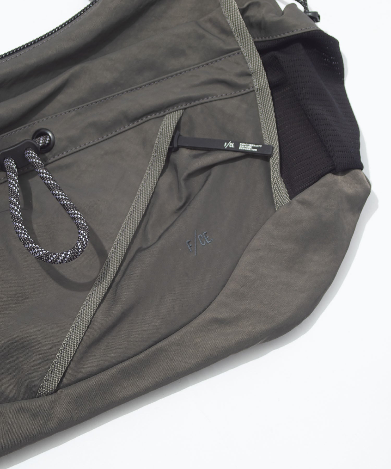 TEXTURED TWILL 2WAY SHOULDER TOTE "BLACK"