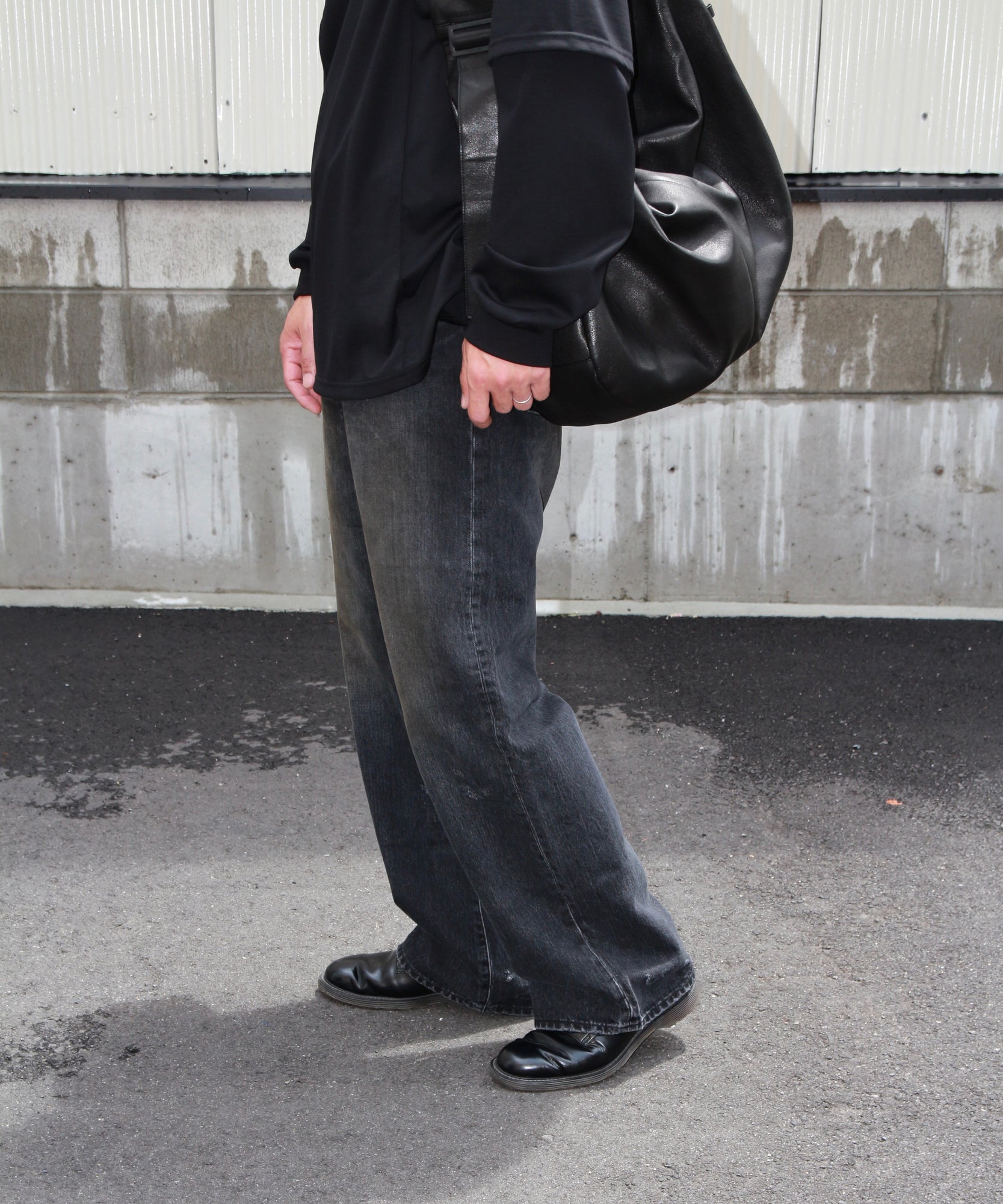 LOOSE DENIM JEANS "BLACK"