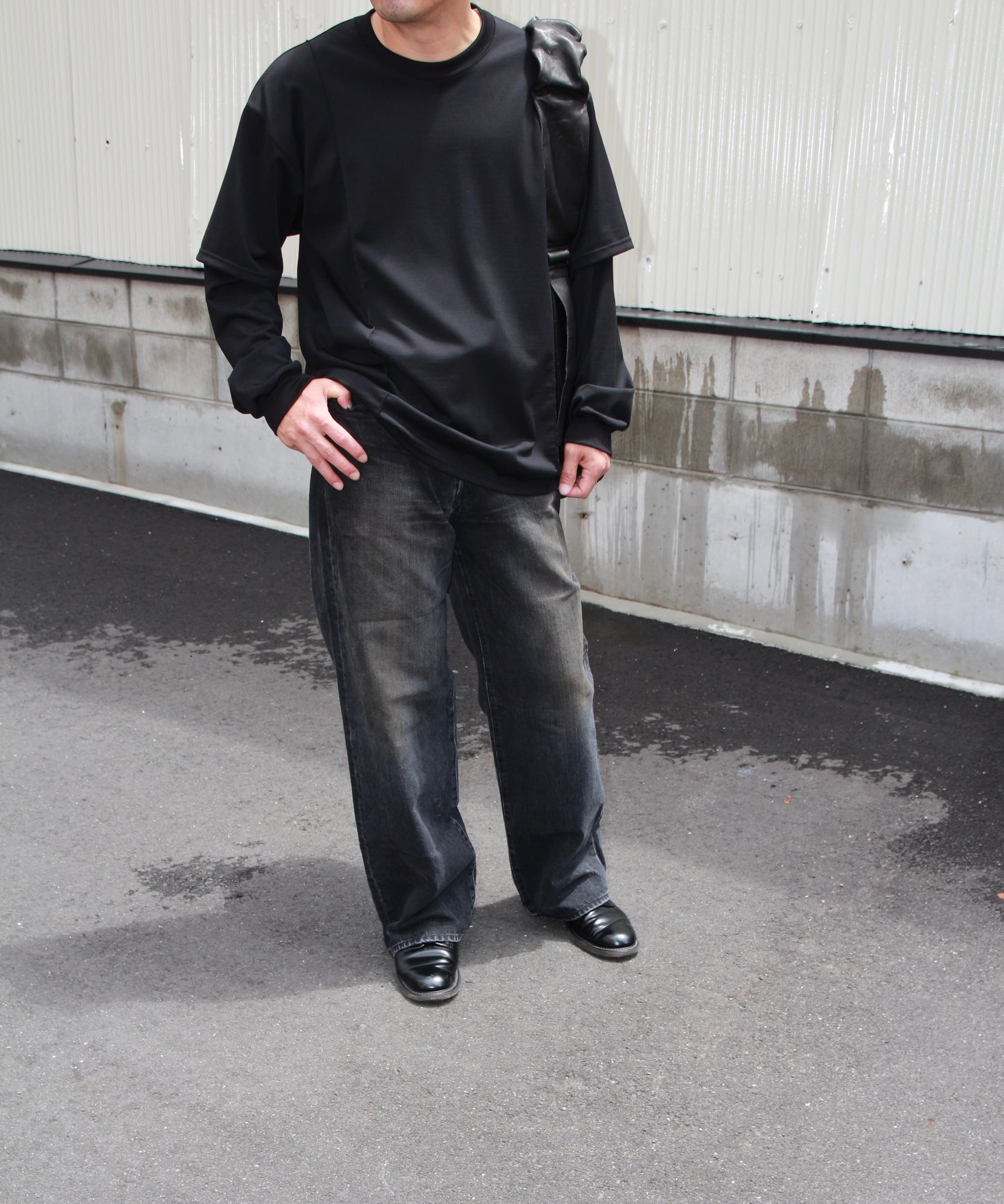 LOOSE DENIM JEANS "BLACK"