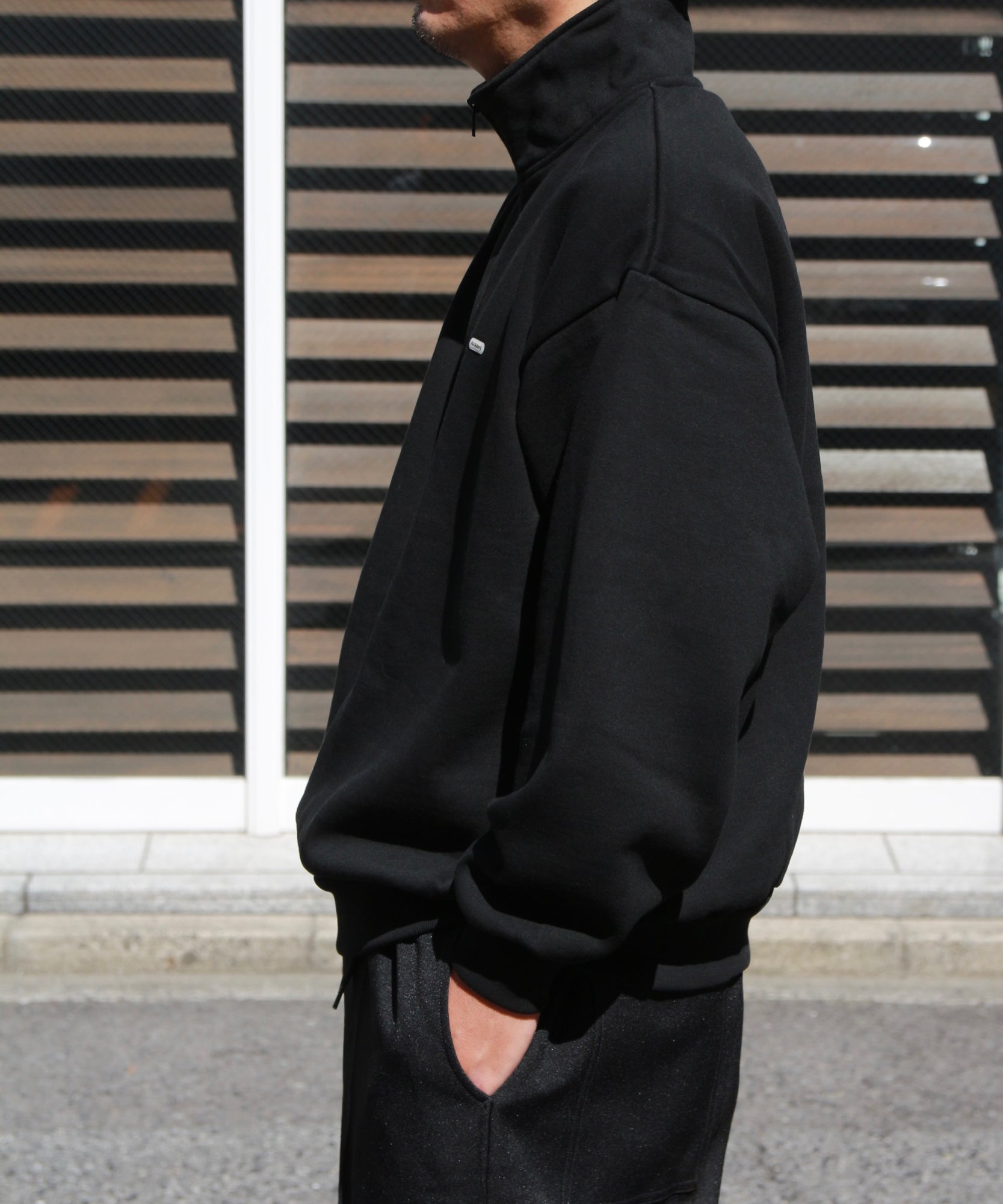 Potting LOGO Half Zip Sweatshirt "BLACK"